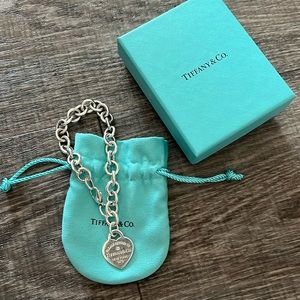 Tiffany’s heart bracelet with diamond